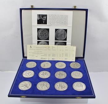 PAUL VINCZE A PRESENTATION SET OF TWELVE SHAKESPEARE COMMEMORATIVE SILVER MEDALLIONS PREPARED BY THE