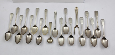 A MISCELLANEOUS COLLECTION OF 19TH CENTURY SILVER TEASPOONS, includes fiddle pattern, together