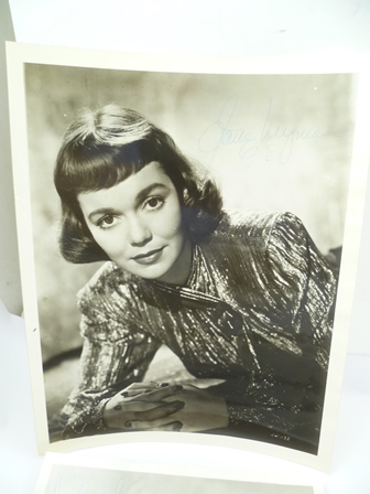 A QUANTITY OF LOOSE PHOTOGRAPHS OF ENTERTAINERS AND CELEBRITY ACTORS FROM THE MID 20TH CENTURY, - Image 3 of 9