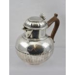 CHARLES STUART HARRIS A LATE VICTORIAN SILVER LIDDED CREAM JUG, the hinged cover with pierced