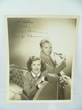 A QUANTITY OF LOOSE PHOTOGRAPHS OF ENTERTAINERS AND CELEBRITY ACTORS FROM THE MID 20TH CENTURY, - Image 6 of 9