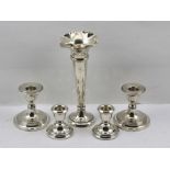 WALKER & HALL A SILVER VASE of fluted form, Sheffield 1911, 19cm high, together with TWO PAIRS OF