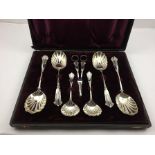 A CASED SILVER PLATED DESSERT AND FRUIT SERVING SET, comprising grape scissors, and serving