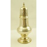 A LATE VICTORIAN SILVER SUGAR CASTER OF GEORGIAN DESIGN, pierced domed cover with urn finial,