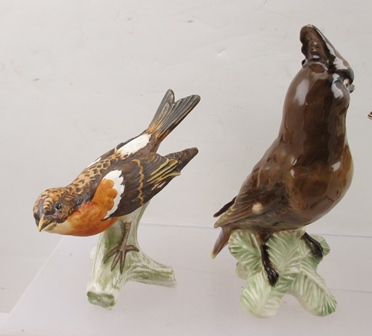 A GOEBEL WAXWING PORCELAIN BIRD together with a collection of Goebel birds (14) - Image 4 of 4