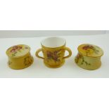 AN EARLY 20TH CENTURY ROYAL WORCESTER PORCELAIN MINIATURE TYG, hand painted with floral decoration