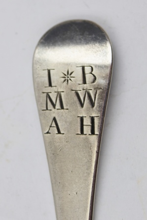 A GEORGE I SILVER MARROW SCOOP, the Hanoverian handle engraved "IB, MW, AH", with a rat tail to - Image 4 of 4