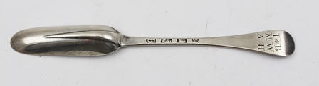 A GEORGE I SILVER MARROW SCOOP, the Hanoverian handle engraved "IB, MW, AH", with a rat tail to - Image 2 of 4