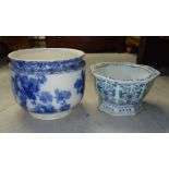 A Royal Doulton Gloire-de-Dijon pattern Jardiniere decorated in blue and white, 14" (36cms) diameter