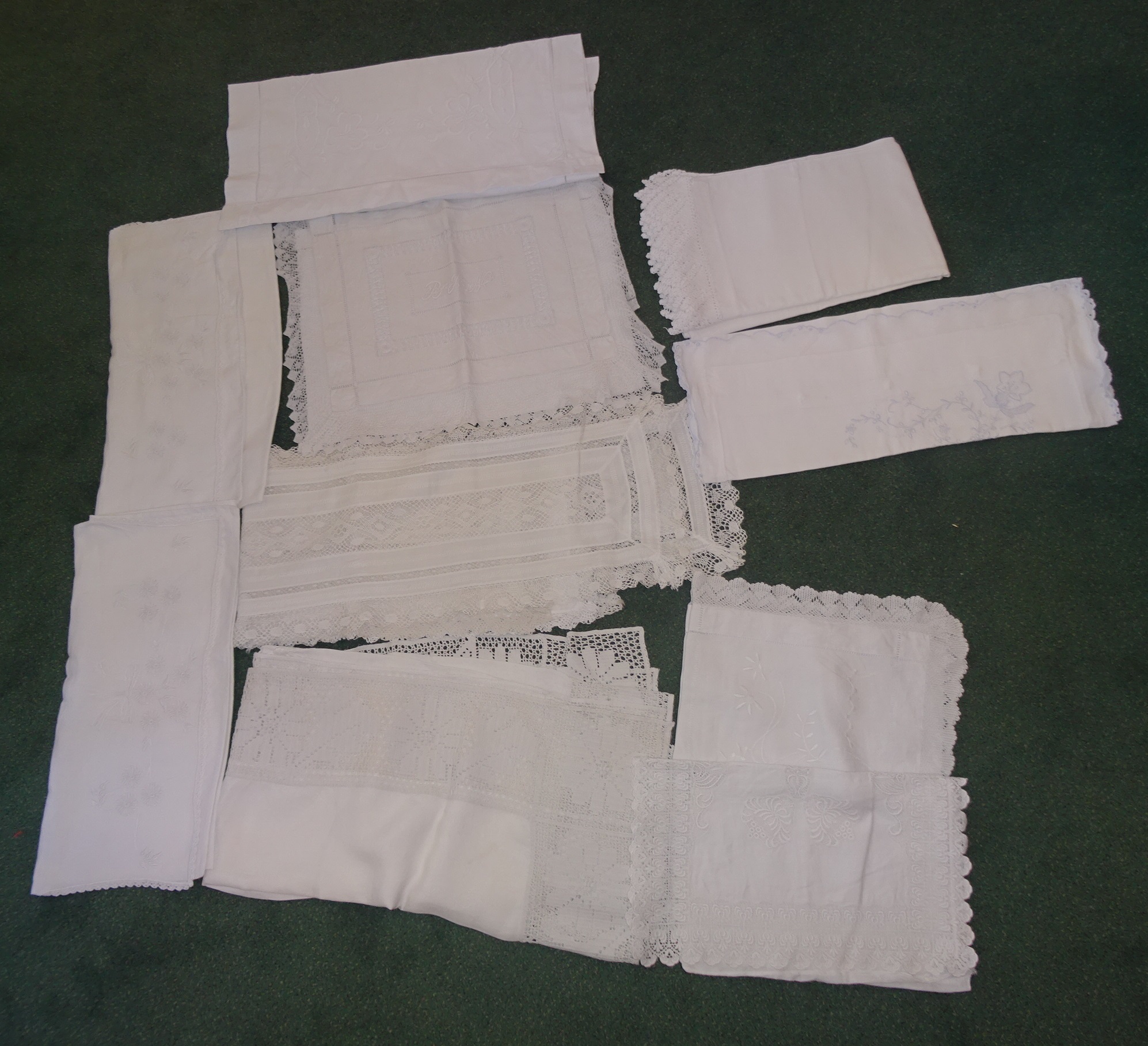 A bag of assorted Linen and Lace. - Image 2 of 2