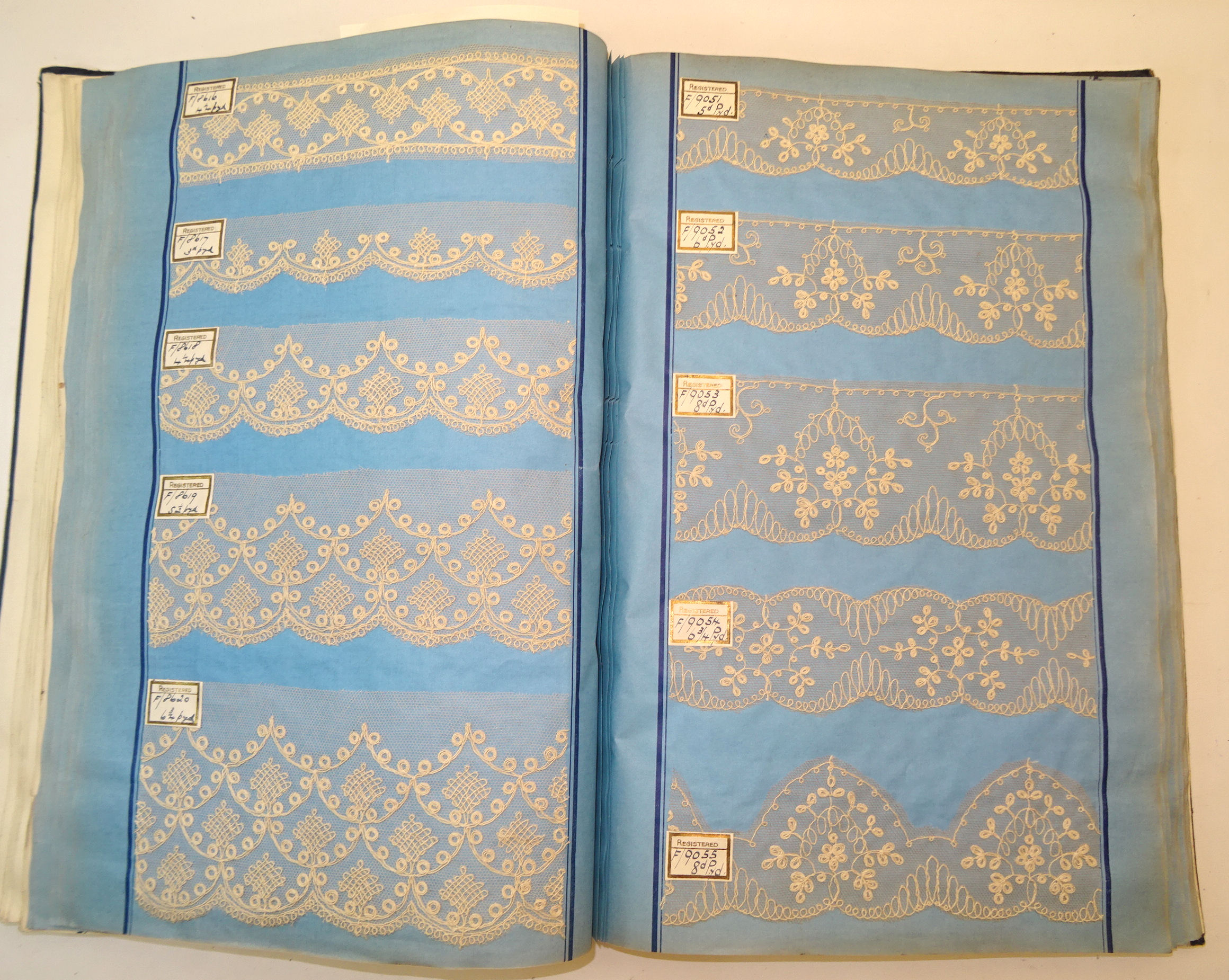 An Album of Vintage Lace Samples entitled "Newest Laces" by P B & B Limited. - Image 4 of 6