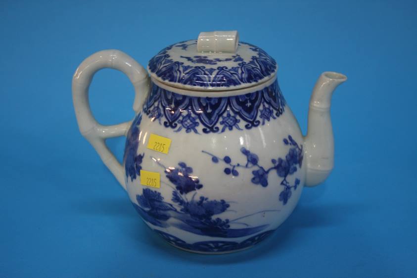 An Oriental blue and white tea pot - Image 2 of 5