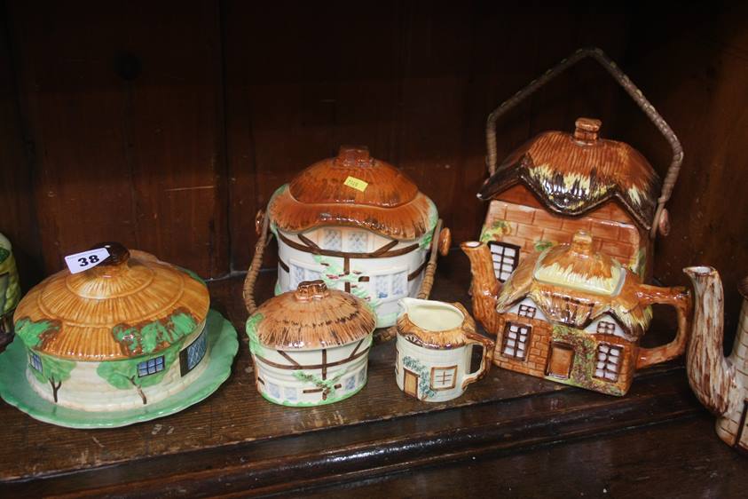 A collection of Cottage ware - Image 3 of 3