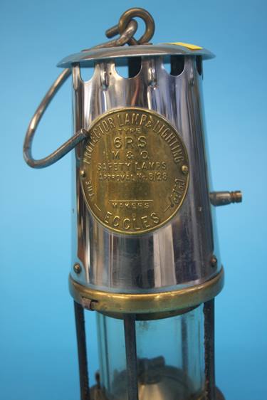 An Eccles miners lamp, two Oriental papier mache boxes and an ashtray - Image 8 of 9