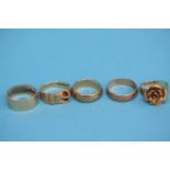 Five 9ct gold wedding bands etc. Weight 18.7 grams