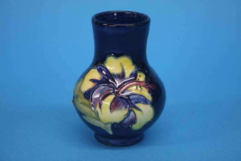 A Moorcroft Tazza and small vase - Image 4 of 5