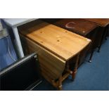 Pine gateleg table