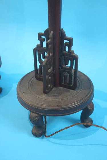 Pair of carved Oriental style table lamps - Image 3 of 6