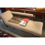 An Edwardian mahogany chaise