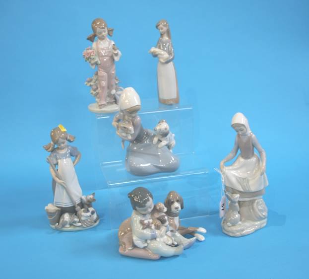 A collection of Lladro figures (6)