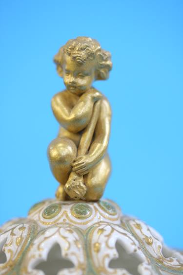 A Copeland pot pourri gilded with cherub finial an - Image 3 of 6