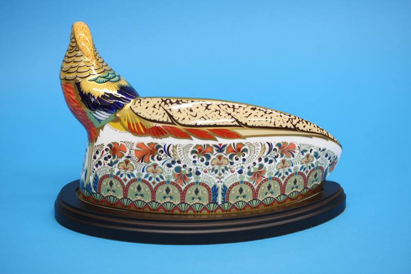 A Royal Crown Derby paperweight 'Harrods Pheasant', limited edition 224/300, gold stopper. (boxed) - Image 5 of 6