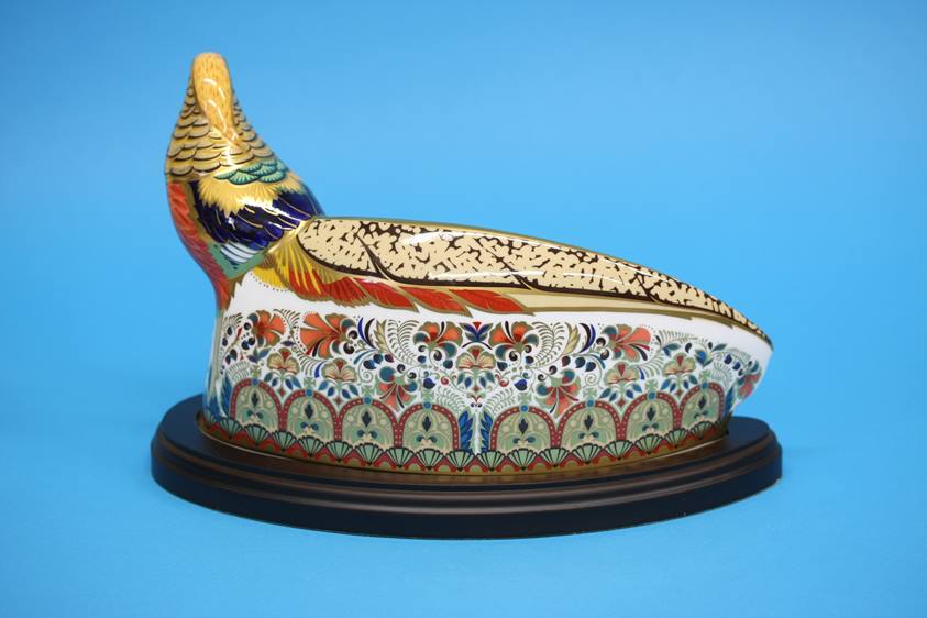 A Royal Crown Derby paperweight 'Harrods Pheasant', limited edition 224/300, gold stopper. (boxed) - Image 4 of 6