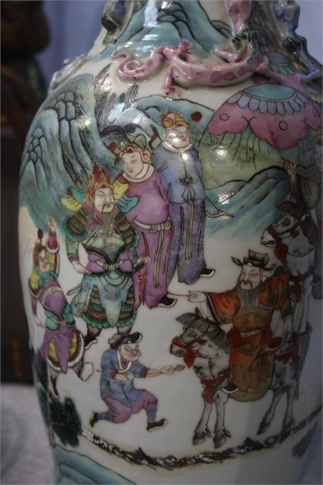 A large Oriental vase - Image 6 of 9