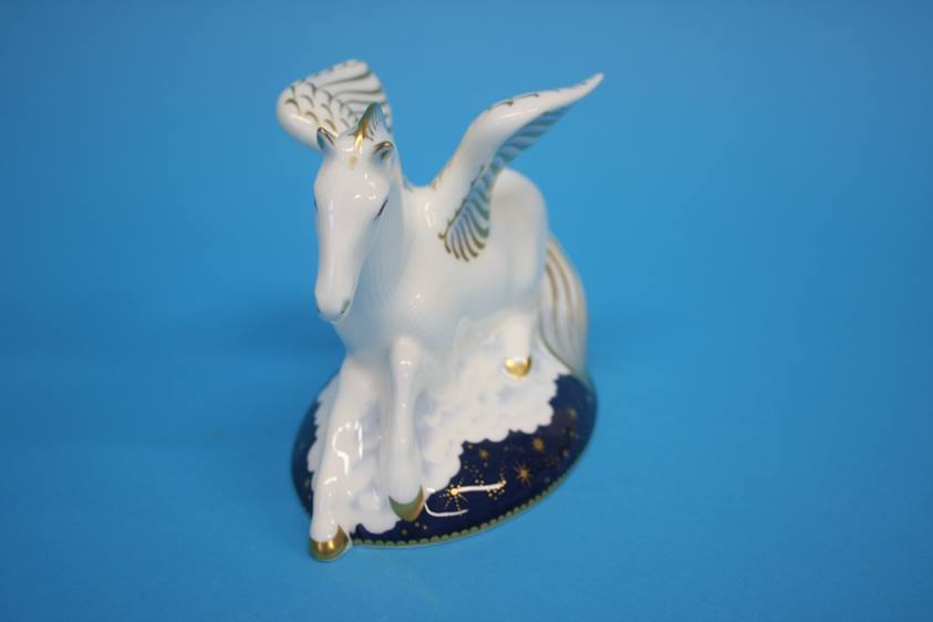 Royal Crown Derby paperweight, Pegasus, 409/1750, 2004, gold stopper, with box, 12.5cm (1) - Image 3 of 5