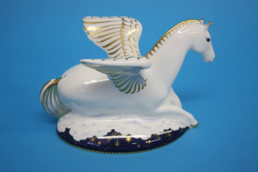 Royal Crown Derby paperweight, Pegasus, 409/1750, 2004, gold stopper, with box, 12.5cm (1) - Image 2 of 5