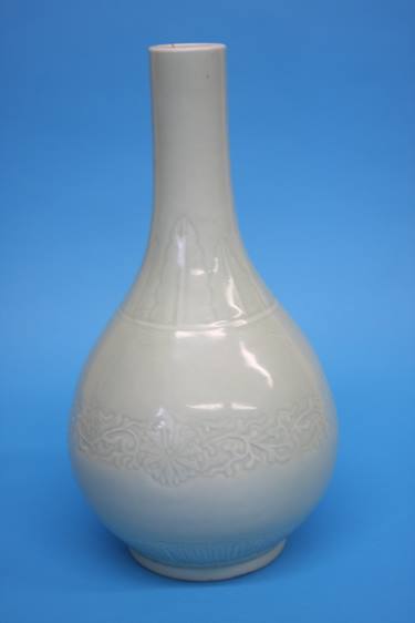 Large Celadon bottle vase, engraved with foliage, seal mark to base, 35cm Height - Image 2 of 18
