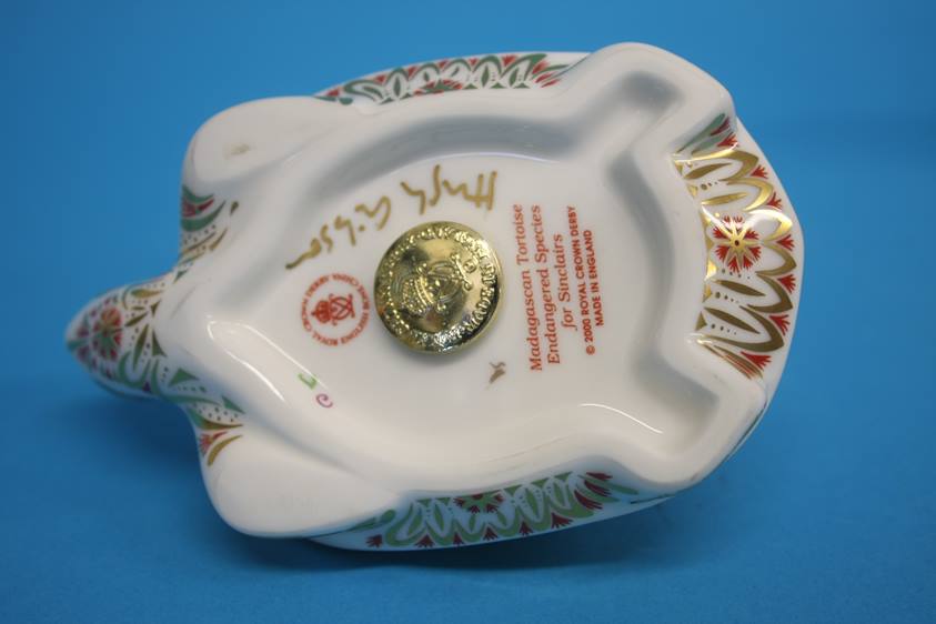 Royal Crown Derby paperweight, Madagascan Tortoise, 2000, signed Hugh Gibson, gold stopper, with - Image 8 of 14