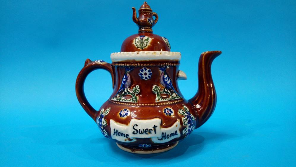 A bargeware tea pot