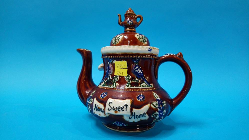 A bargeware tea pot - Image 2 of 2