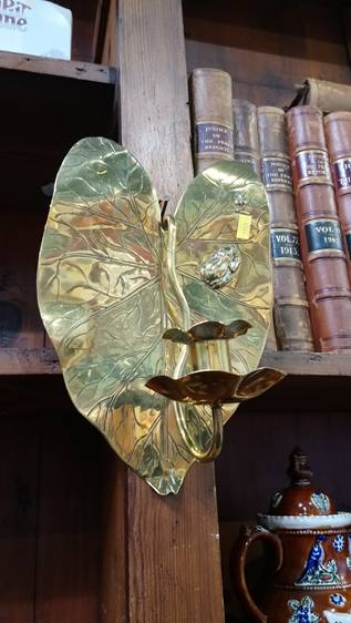 A pair of brass Art Nouveau wall sconces, modelled as frogs resting on Lily pads - Image 2 of 2