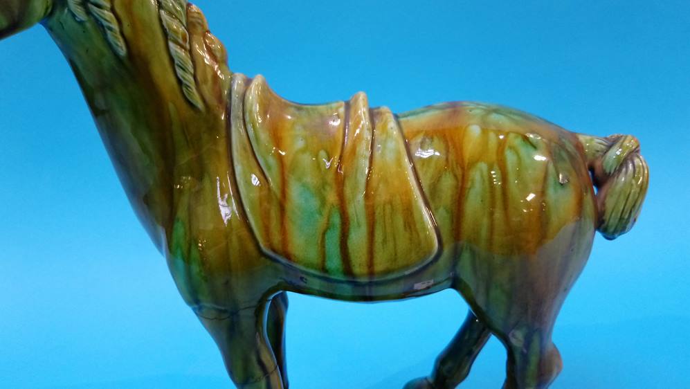 An Oriental figure of a horse decorated in green glaze (a/f) - Image 3 of 12