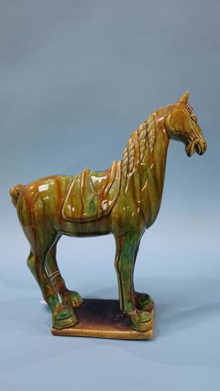 An Oriental figure of a horse decorated in green glaze (a/f) - Image 12 of 12