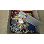 Large quantity of costume jewellery