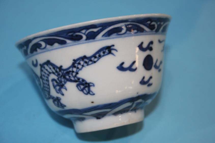 Five blue and white Chinese tea bowls and saucers - Image 5 of 11