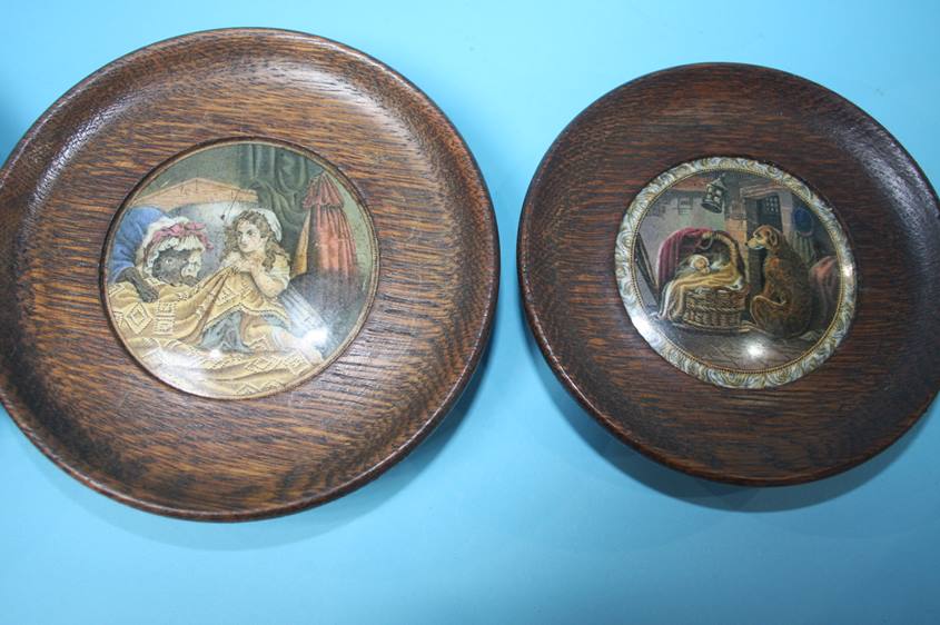 A collection of five pot lids in oak frames - Image 4 of 4