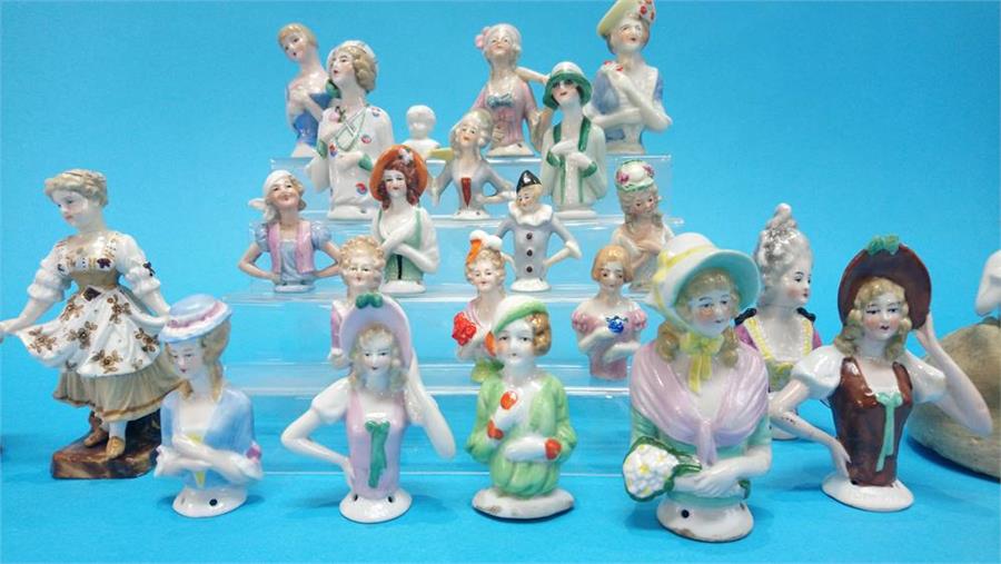 A collection of twenty one Continental porcelain figure heads and a small pair of Continental - Image 4 of 6
