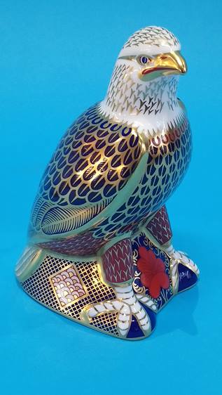 A Royal Crown Derby paperweight 'Royal Cats' and a small Golden eagle (no boxes or certificates). - Image 3 of 3