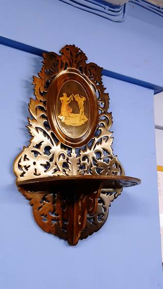 A pair of Italian walnut and marquetry fretwork folding wall shelves and a pair of lacquered - Image 3 of 3