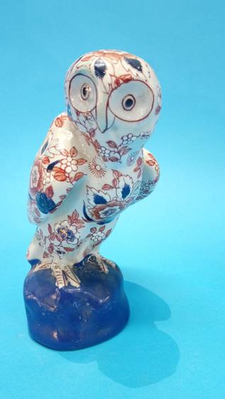 An Imari decorated Owl. 18cm high and a Royal Doulton figure 'Spring Flowers'. - Image 3 of 5