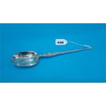 A decorative silver spoon, London 1911. weight 3.1oz/98.1grams