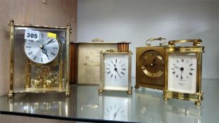 Quantity of mantel clocks.