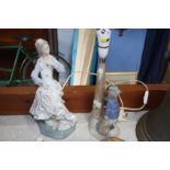 A Nao figure and a table lamp (2)