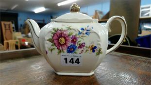A Sadler tea pot