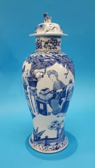 A blue and white Chinese baluster shaped lidded vase 37cm Height