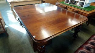 A Victorian mahogany wind out dining table, with turned baluster fluted and reeded legs. 326cm